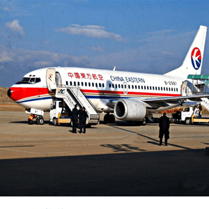 白山航空运输航空快运业稳步发展的原因是什么？